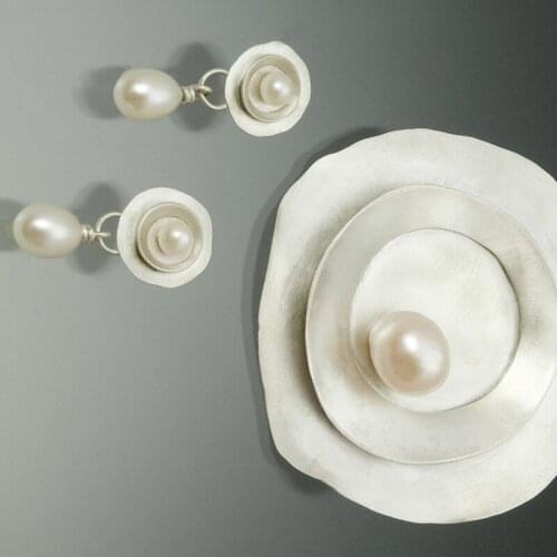 2021 New Pearl Earrings Piercing For Women Koeran Fashion Drop Earrings Party Weddings Festival Female Jewelry Accessories