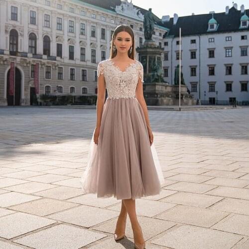 Elegant Cap Sleeves Prom Gown A Line V Neck Appliques Tulle Tea Length Evening Party Dress for Women Robe De Soiree