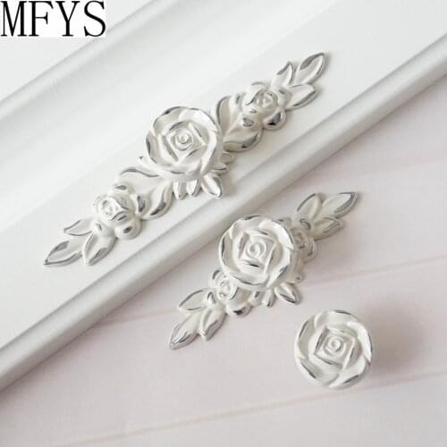 Shabby Chic Dresser Drawer Knobs Pulls Handles Creamy White Silver Rose / Flower Kitchen Cabinet Knobs Pull Ornate Knob Hardware