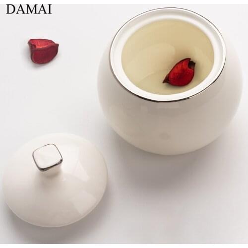 Nordic Simple Storage Containers Desktop Ceramic Candy Pot Offee Sugar Storage Jars with Lid White Bone China Cereal Dispenser