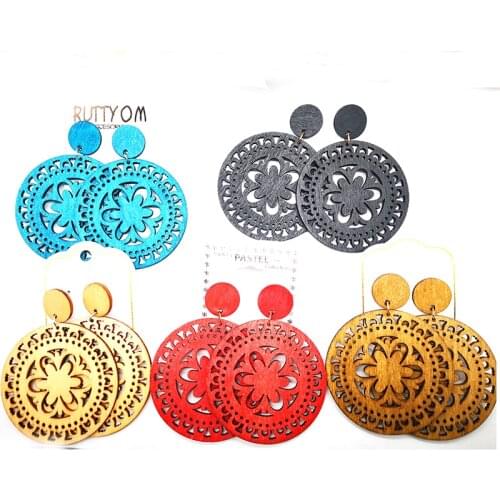 2021 Round Flower Stud Earrings wooden