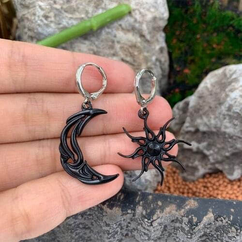 New Sun Moon Dangle Earring Asymmetric Abstract Star Drop Earrings for Women Short Hollow Earings