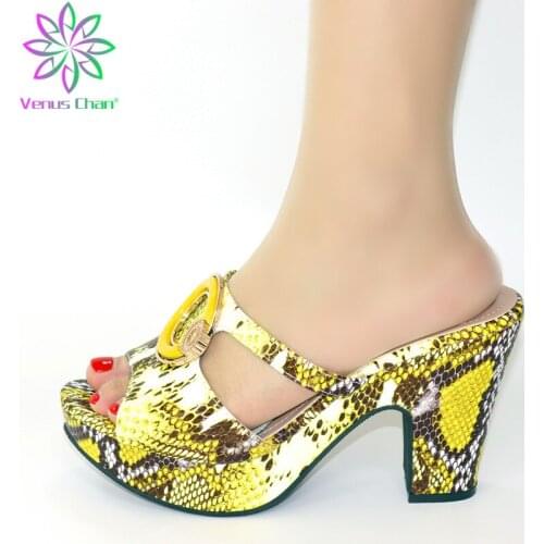 Yellow Color African Women Shoes Rhinestone Women Sandals Nigerian Women Wedding Shoe Decorated with Rhinestone Parties Shoes