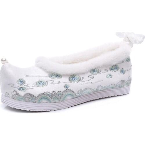 2020 Winter Women Warn Fur Cotton Flat Platforms Shoes Ladies Comfort Canvas Flats Retro Chinese Cloud Embroidered Shoes