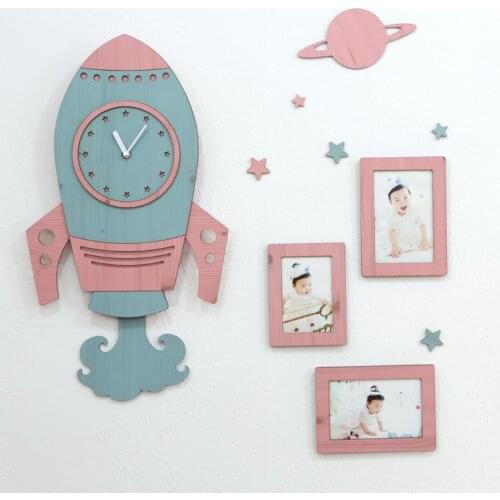 Mandelda Modern Creative Spaceship Watch MDF Wood 3D Vintage DIY Battery Operated Home Decorative Wall Clock for Living Room