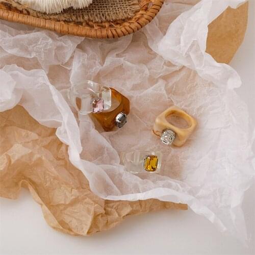 LJLGLY 17MM Exaggeration Aesthetic Rings Irregular Square Transparent Colorful Acrylic Thumb Decoration Jewelry Rings for Women