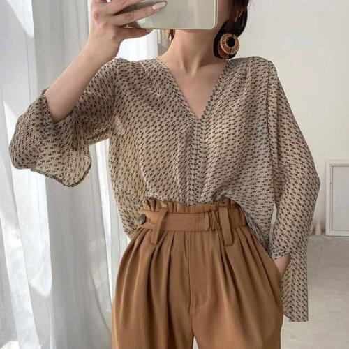 Ladies Shirt Summer Retro Long Sleeve Printed Chiffon Tops V Neck Sexy Ladies Loose Blouses