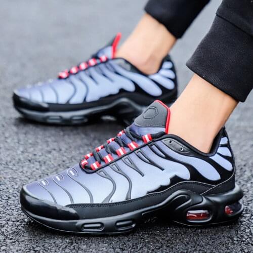 Men Sneakers Breathable Air Mesh Outdoor Sports Shoes Couple Mens Gym Shoes Running Shoes Light Mens Shoes Plus size