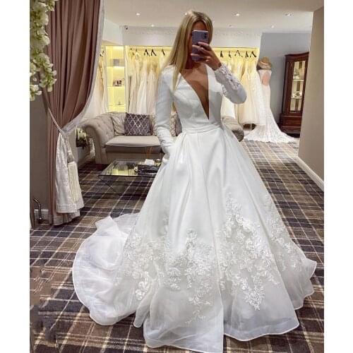 Top Quality A-Line V Neck Long Sleeves Satin Wedding Dresses with Lace Appliques Sweep Train Bride Robes de Mariée