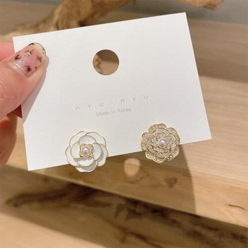 Stud Earrings for Women Black White Flower Earrings Retro Luxurious Fashionable 2020 New Earrings Jewelry Wholesale