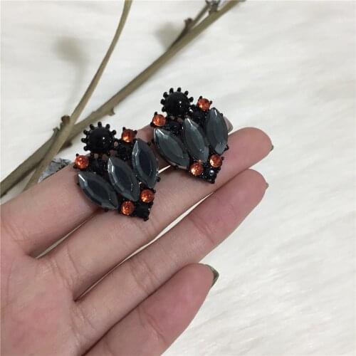 Vintage Hematite Color Plating Orange Red Color Small Stone with Black Boat Stone Stud Earrings For Unisex Boho Casual Jewelry