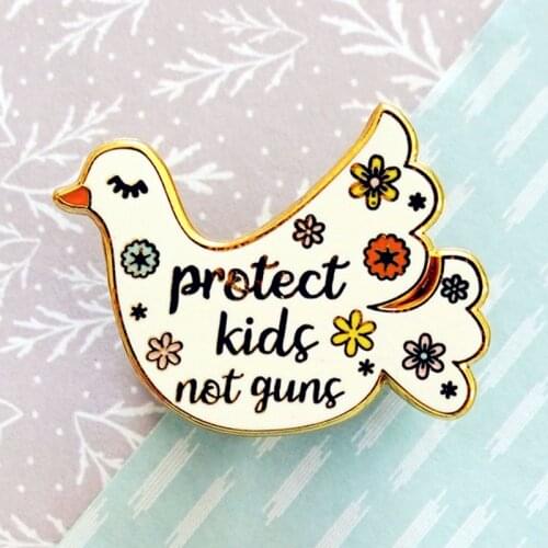 Protect Kids Not Guns Floral Peace Enamel Brooch Pin Hat Bag Lapel Pins Badges Women Mens Fashion Jewelry Accessories