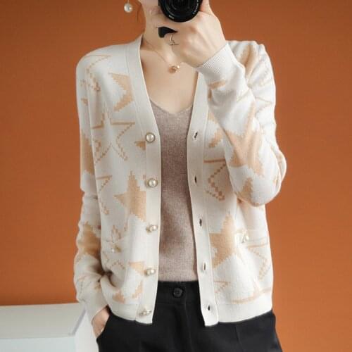 2020 spring and autumn new pure wool knitted cardigan short womens outer sweater coat is fashionable and soft