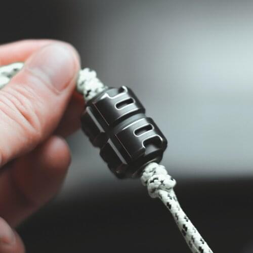 Titanium Fingertip Gyro Knife Beads Pendant Rotating Knife Pendant Bag EDC Decompression Portable