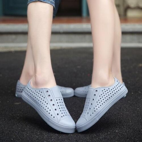 Size 36-44 Unisex Slippers Outdoor Sandals Flip Flops Home Garden Comfy Men Fashion Beach Clogs Beach Water Shoes Zapatos Hombre