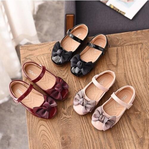 Kids Shoes Princess Shoes Red Pink Black Sandals Children Leather Party Dress Flat Cat Girls Sandals Baby Casual Sneakers