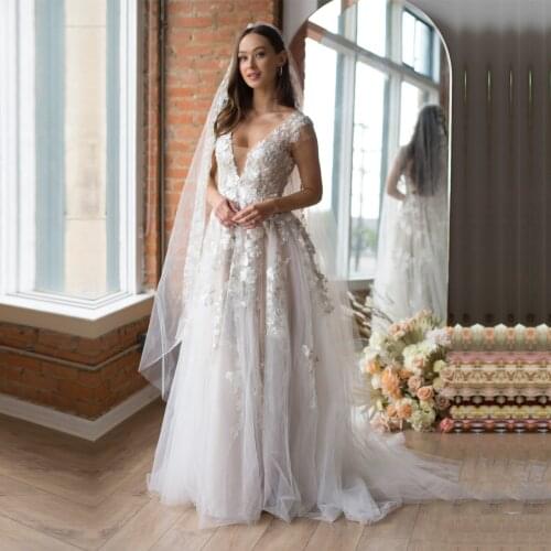 Sexy V Neck Cap Sleeve Wedding Dress 2021 Vestido de noiva Vintage Lace Top Lace Appliques Backless Bridal Dresses Sweep Train