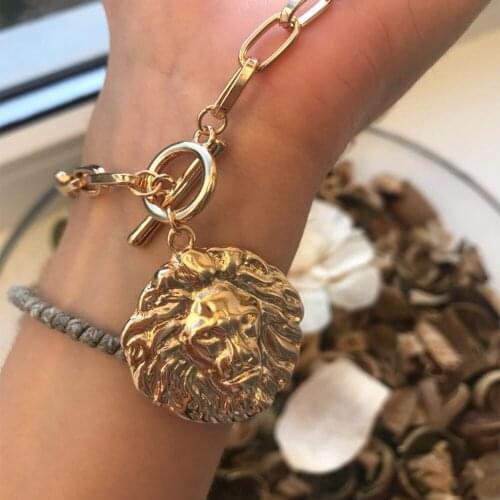 Chic Gold Color Lion Pendant T bar O Bar Enclosure Necklace For Women Girl Stylish Gorgeous Fashion Jewelry