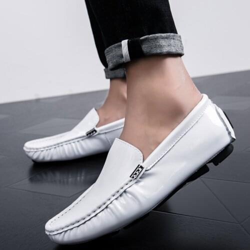 Big Size 38-47 Men Loafers Leather Moccasin Italian Mens Shoes Outdoor Casual Driving Shoes Male Flats Slip on Boat Shoes White