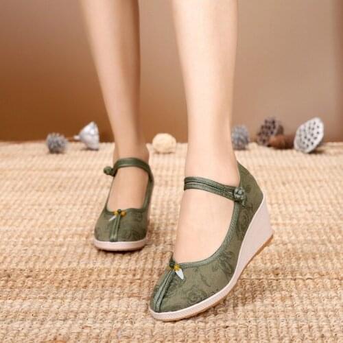 Autumn Casual Comfortable Old Beijing Cloth Womens Shoes National Wind Slope with Single Shoes Hanfu Embroidered Shoes C1-43