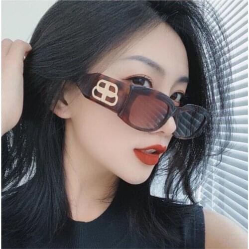 Fashion sunglasses for women Big frame, wide leg, alphabet, frog lens Casual glasses for both men and women