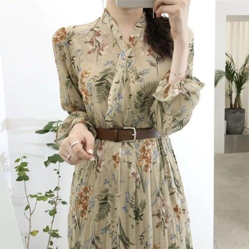 Elegant V-neck Floral Printed Women Dress Flare Sleeve A-line Female Chiffon Dress 2020 Vintage Women Midi Vestidos