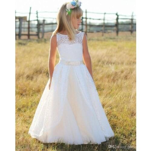 Vintage Lace Flower Girl Dresses for Bohemia with Short Sleeve Sash Floor Length Kids First Holy Communion