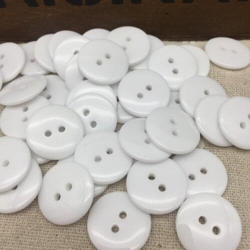 100pcs 20mm/23mm Resin Buttons Round 2 Holes Sewing For Garment Accessories Black or White Color