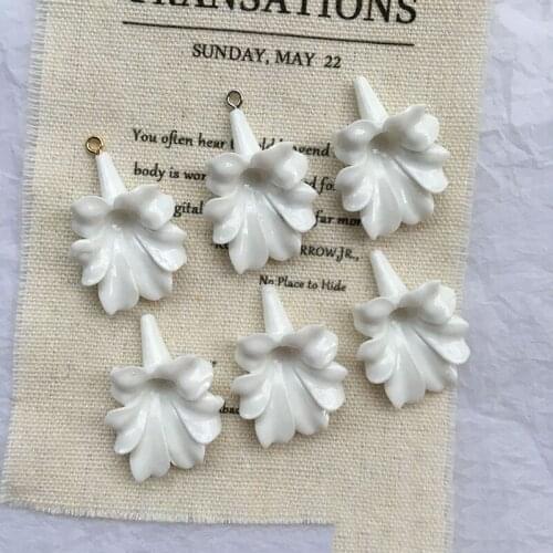 DIY Jewelry Findings Resin Floral Pendant Charms 40pcs Accessories Earring Necklace Bracelet Garment Ornament 25*33mm