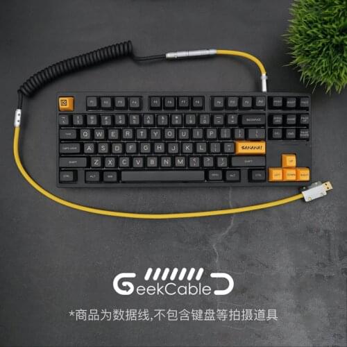 GeekCable Handmade Customized Mechanical Keyboard Data Cable For MAXKEY Theme SP Keycap Line Yellow Screen Colorway