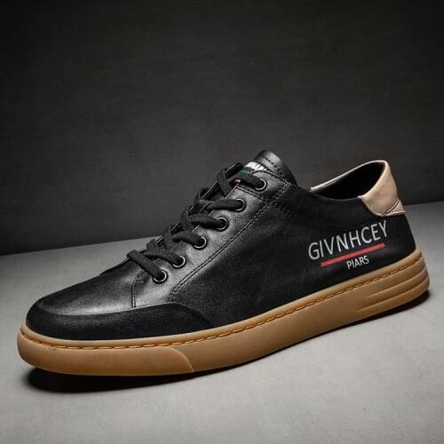 100% Cow Leather Casual Men Shoes Men Loafers Fashion Trendy Flat Shoes Black Soft Moccasins Shoes Korean version Sneakers