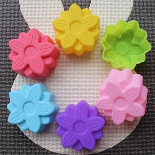 20 pcs/lot 3cm 5cm Food-Grade Silicone Chocolate Mold Pudding Jelly Cake Molds The Two Layer Flower Shaped Soap Mold Bakeware