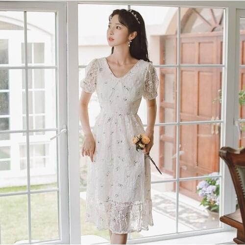2021 Summer French Sweet Lace Dress Fairy Bowknot Halter Sexy Ladies Beaded V-neck Gentle Dress Robe Femme
