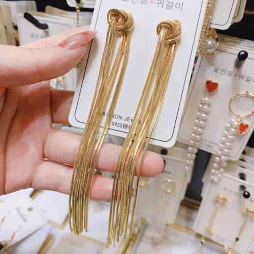 2020 New Fahion Womens Earrings Elegant Temperamental Metal Tassels Earrings for Women Bijoux Korean Boucle Jewelry Wholesale