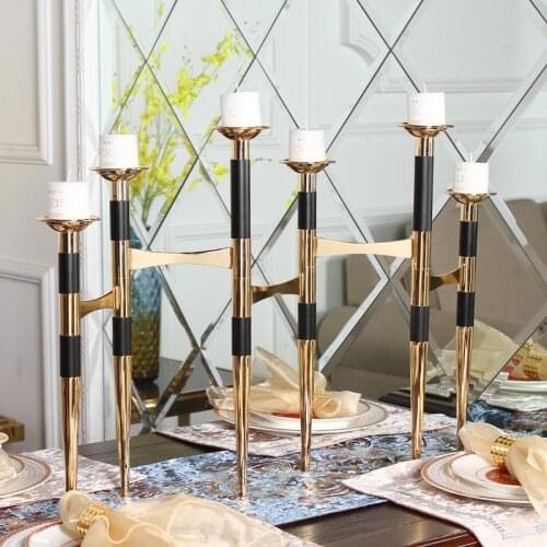 Modern Adjustable Golden Metal Candle Holder Dining Table Luxtry Romantic Dinner Candle Holder Desktop Decorations Accessories