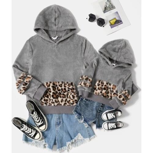 PatPat Leopard Print Splicing Grey Long-sleeve Fleece Hoodie Sweatshirt for Mom and Me（Front Pocket