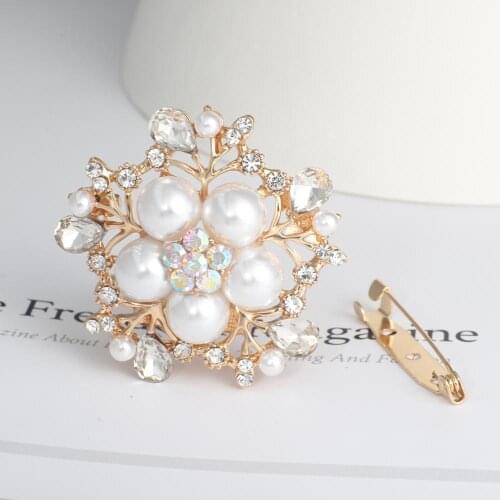 Women Brooch Scarf Buckle Rhinestone Pearl Flower Brooches Multipurpose Brooch Pin Scarf Buckle Clips Women Jewelry Gift