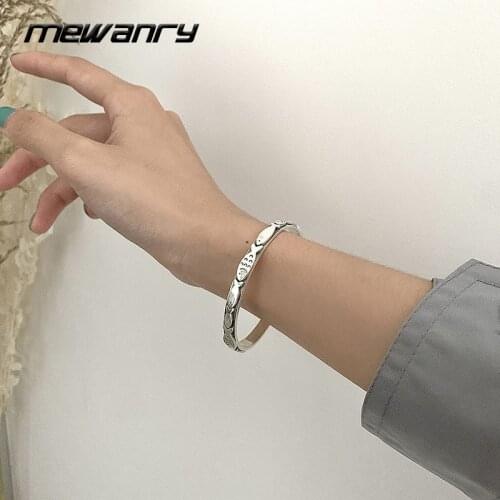 Mewanry 925 Sterling Silver Cute Embossed Fish Bracelet Fashion Vintage Creative Design Party Jewelry Birthday Gifts for Women