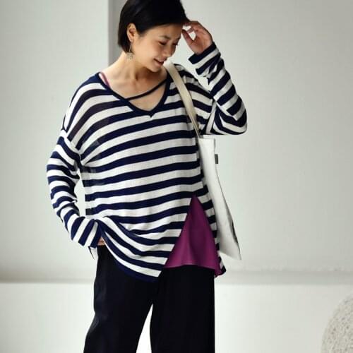 MICOCO Z8023C Literature and art Simple and fresh blue and white striped side slit v-neck long sleeve pullovers knit