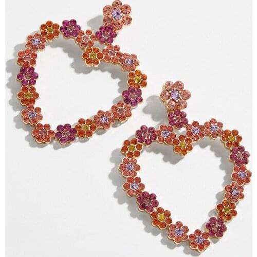 Wholesale New Fashion Long Hollow Color Heart-Shaped Flower Earrings Metal Inlaid Rhinestone Ear Drop Luxury Jewelry