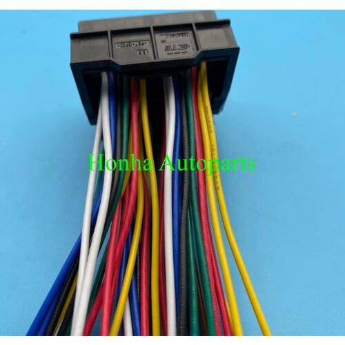 Car Multimedia Host Navigation Bluetooth Radio Plug Connector 52 pin with 8X0 035 444/3B7 035 447 with terminal