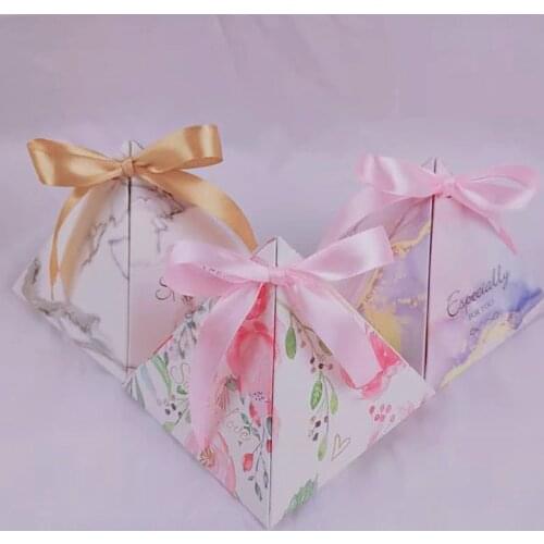 Big Size Triangular Pyramid Wedding Favor Candy Boxes Gift Packing Box for Guest Event Party Supplies Gift Boxes with Ribbons