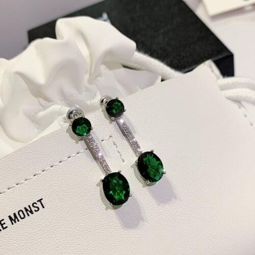 Ladies Retro Emerald Earrings Super Flashing Green Crystal Zircon Atmospheric Long Earrings Luxury 925 Silver Jewelry