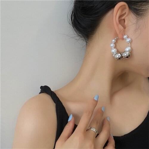 Lifefontier Trendy Design Round Pearl Drop Earrings for Women Punk Silver Color Metal Beads Dangle Earrings Fashion Jewelry 2021