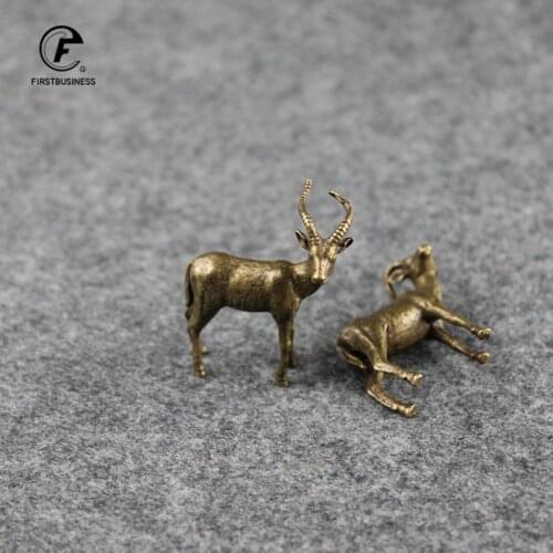 Copper Leader Sheep Small Ornaments Antique Brass Miniatures Figurine Keychain Pendant Lucky Antelope Home Decor Desk Decoration