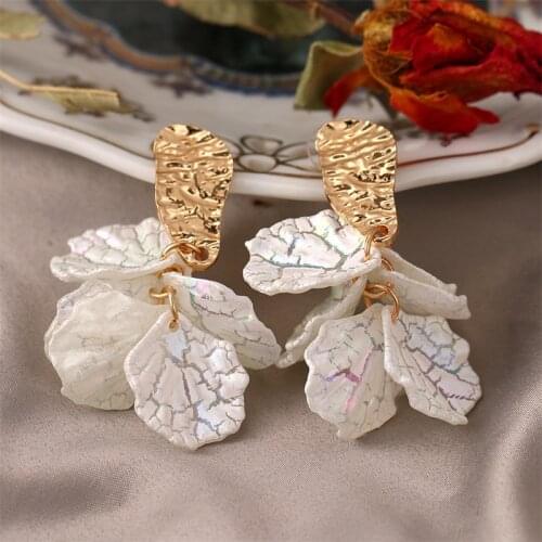 Fashion Flower Earring For Women Korean Style Sweet White Petal Pendant Long Bohemia Stud Earring Famale Girls Party Jewerly New