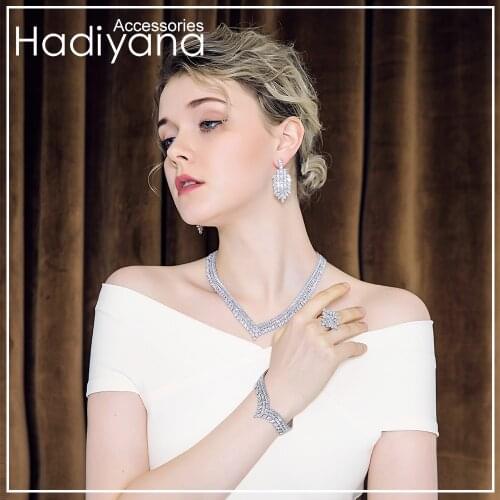 Hadiyana Fashion Jewelry Design V Shape 4pcs Set For Women New Bride Wedding Jewelry Sets With Shinning Cubic Zirconias BN7660