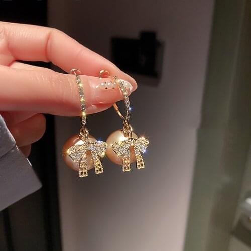 2021 New Fashion Korean Oversized White Pearl Drop Earrings for Women Bohemian Golden Round Zircon Wedding Earrings Jewelry Gift
