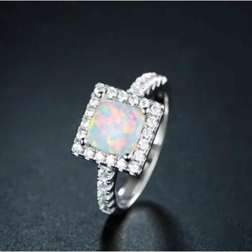 Round Fire Opal Womens Wedding Ring Crystal Fashion Elegant Silver Rings Jewelry Gift Accessories Wholesale