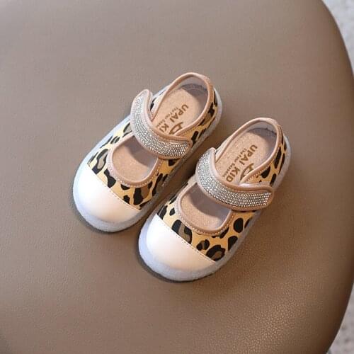 Girls Small White Shoes Autumn New Round-headed White Sole Canvas Shoes Soft-soled Baby Shoes Small Bean Shoes